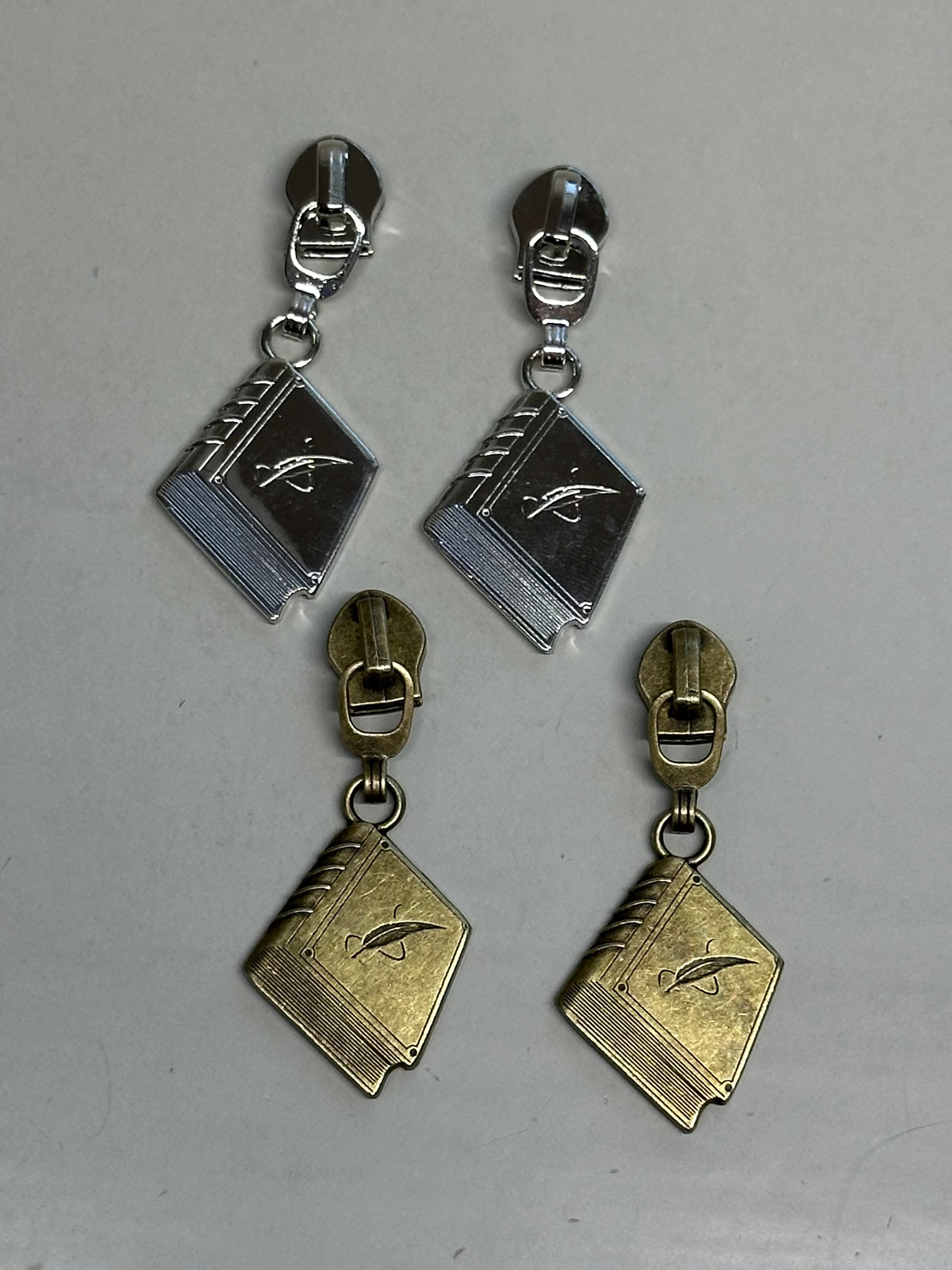 #5 Book Nylon Zipper Pull