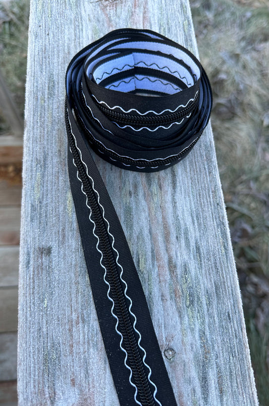#5 Black and White Wiggle Nylon Zipper Tape