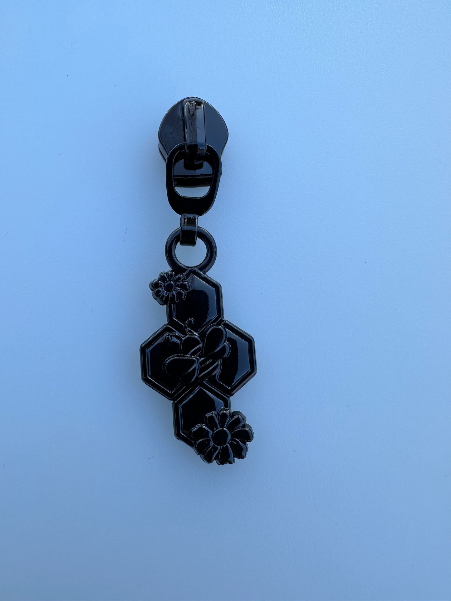 Bee & Daisy Pull #5 Nylon Zipper Pull