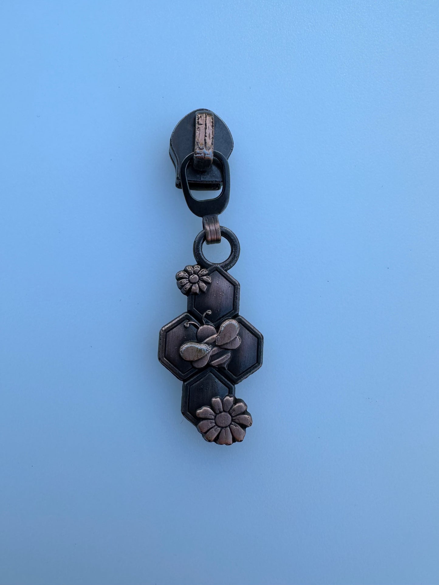 Bee & Daisy Pull #5 Nylon Zipper Pull