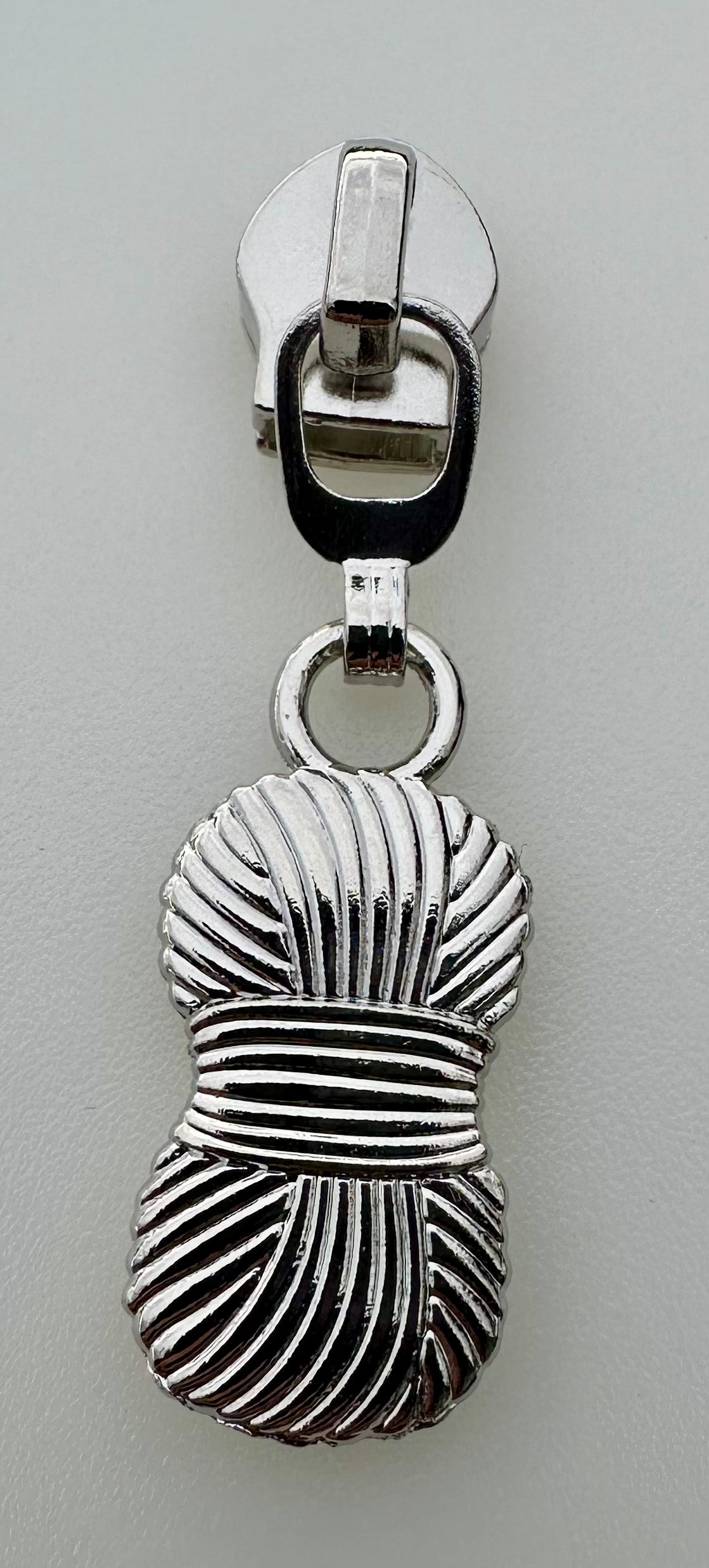 #5 Yarn Nylon Zipper Pulls