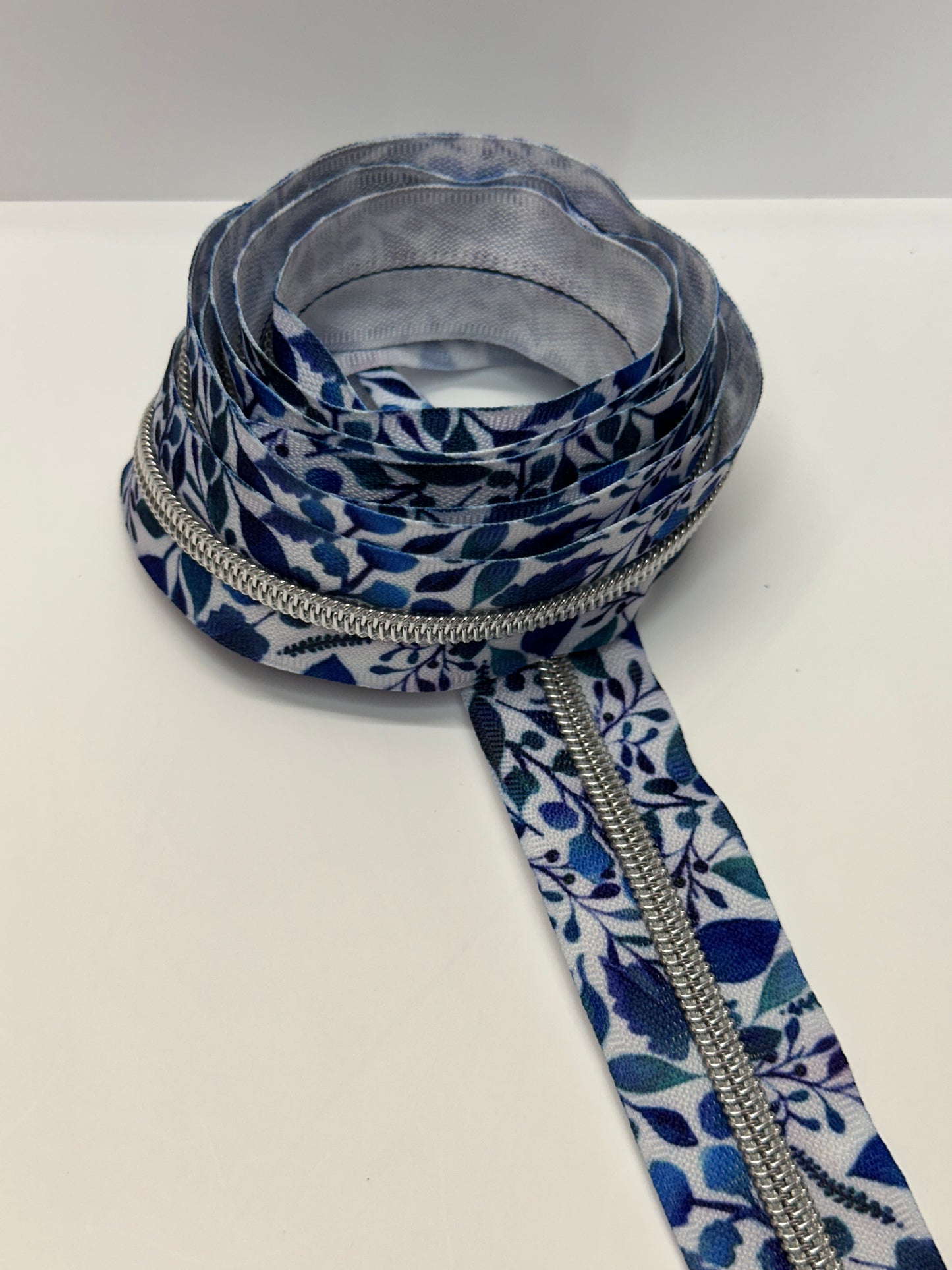 #5 Blue Leaves Nylon Zipper Tape