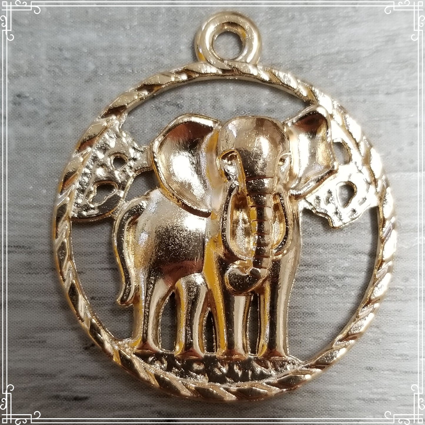 Round Elephant Charms (5)