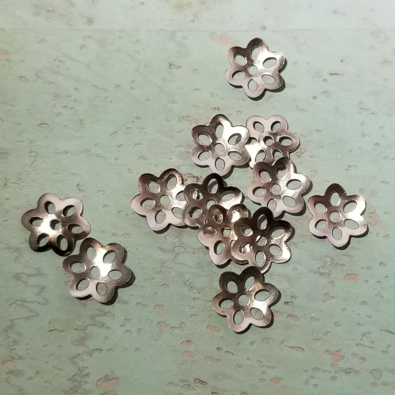 10 mm Flower Bead Caps