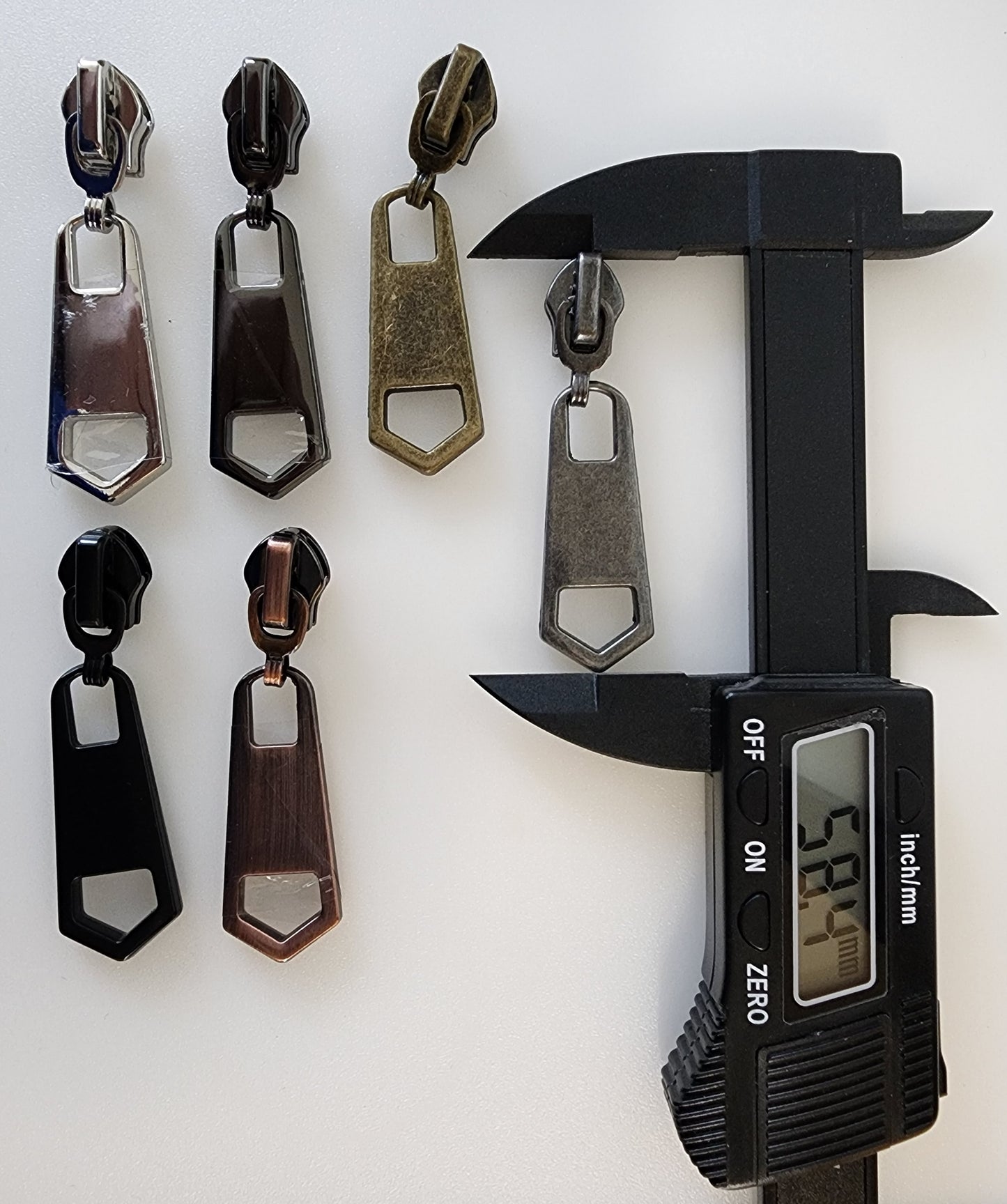 #5 Tie Shaped Zipper Pulls Nylon