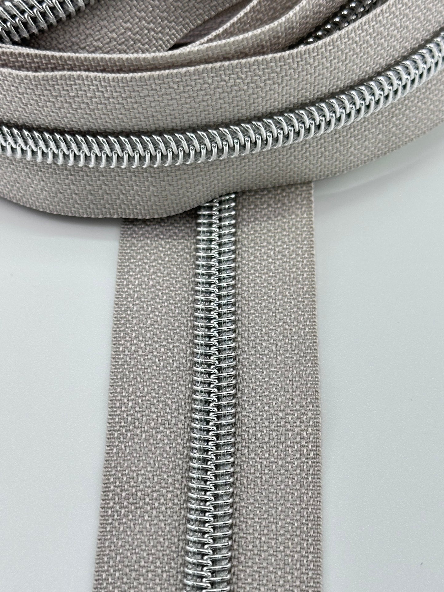 #5 Pebble Zipper Tape