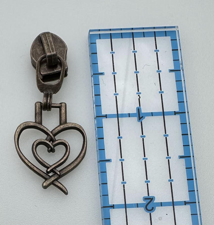 #5 Double Heart Zipper Pulls