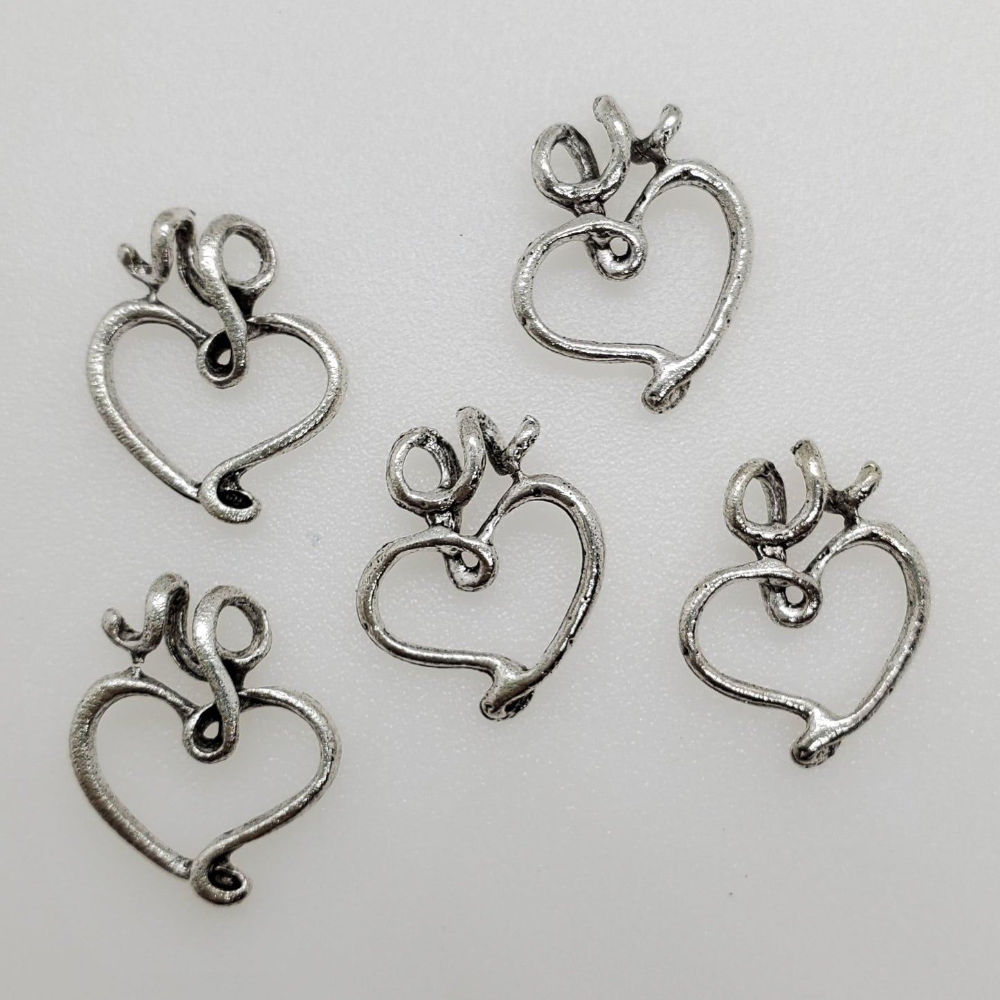 Loopy Heart Charms (5)