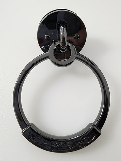 Leafy Loop Dangle Lock